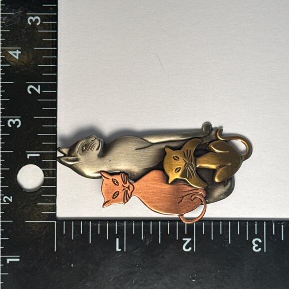 Trio Cat Brooch Pin Feline Silver Gold Copper Tone Vintage Estate K&T Signed - Picture 7 of 7